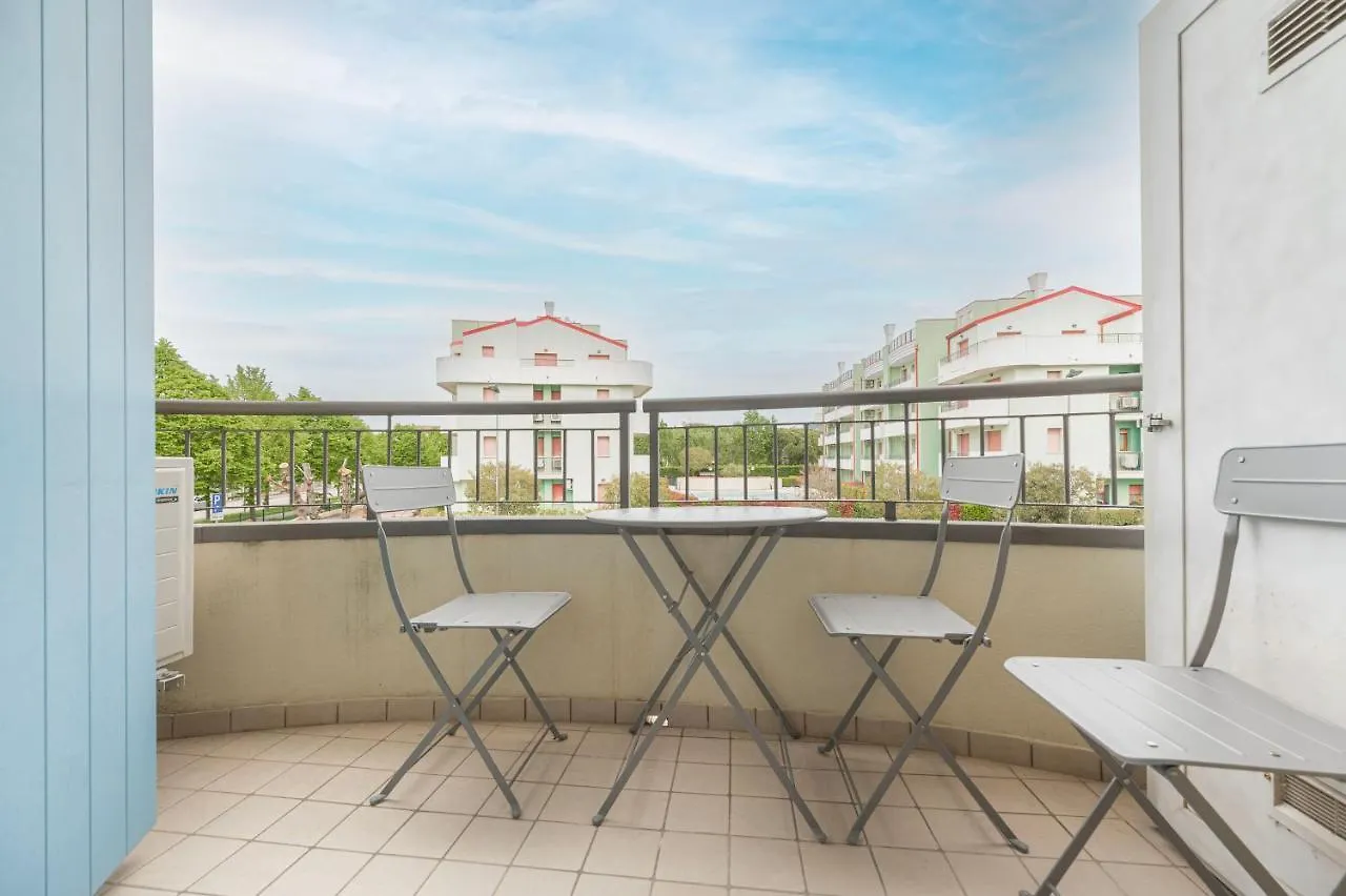 Residence Luxury Elisabeth Con Posto Spiaggia Incluso Caorle Apartment