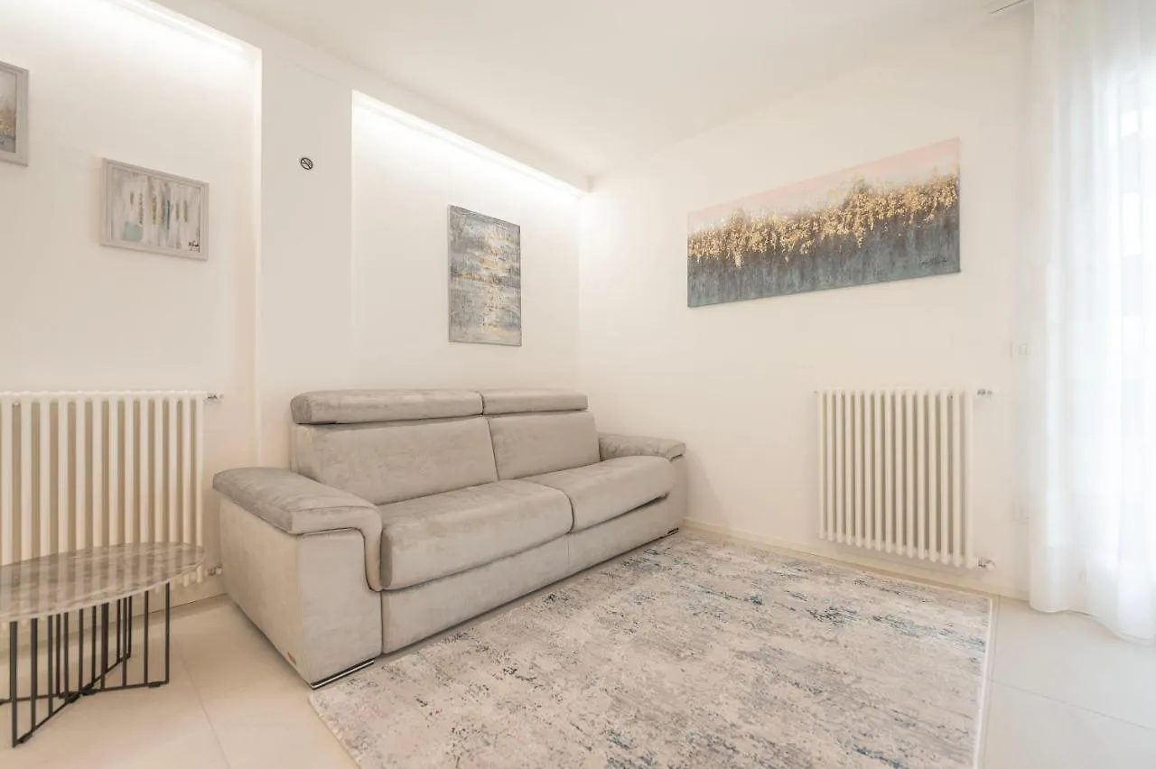 Residence Luxury Elisabeth Con Posto Spiaggia Incluso Caorle Italy