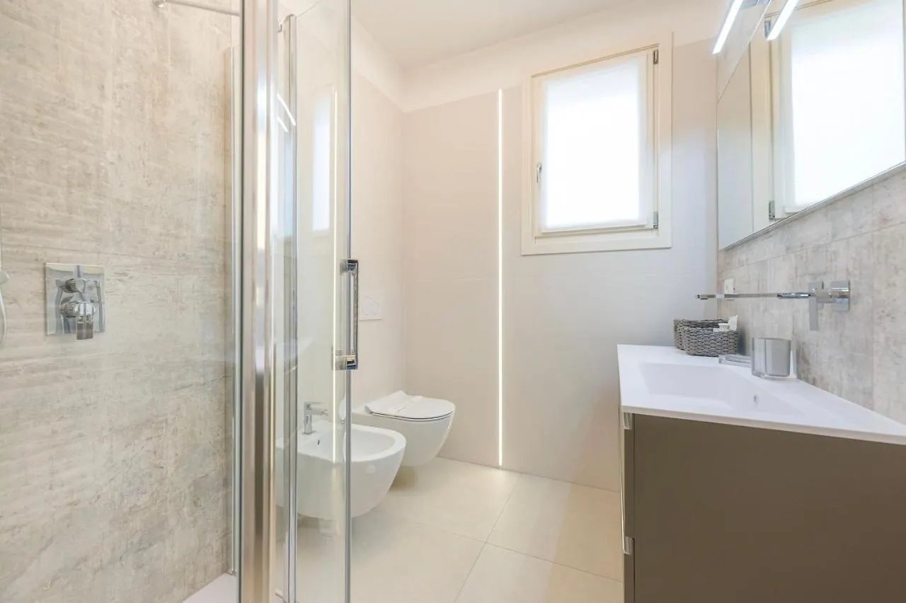 Residence Luxury Elisabeth Con Posto Spiaggia Incluso Caorle 0*,