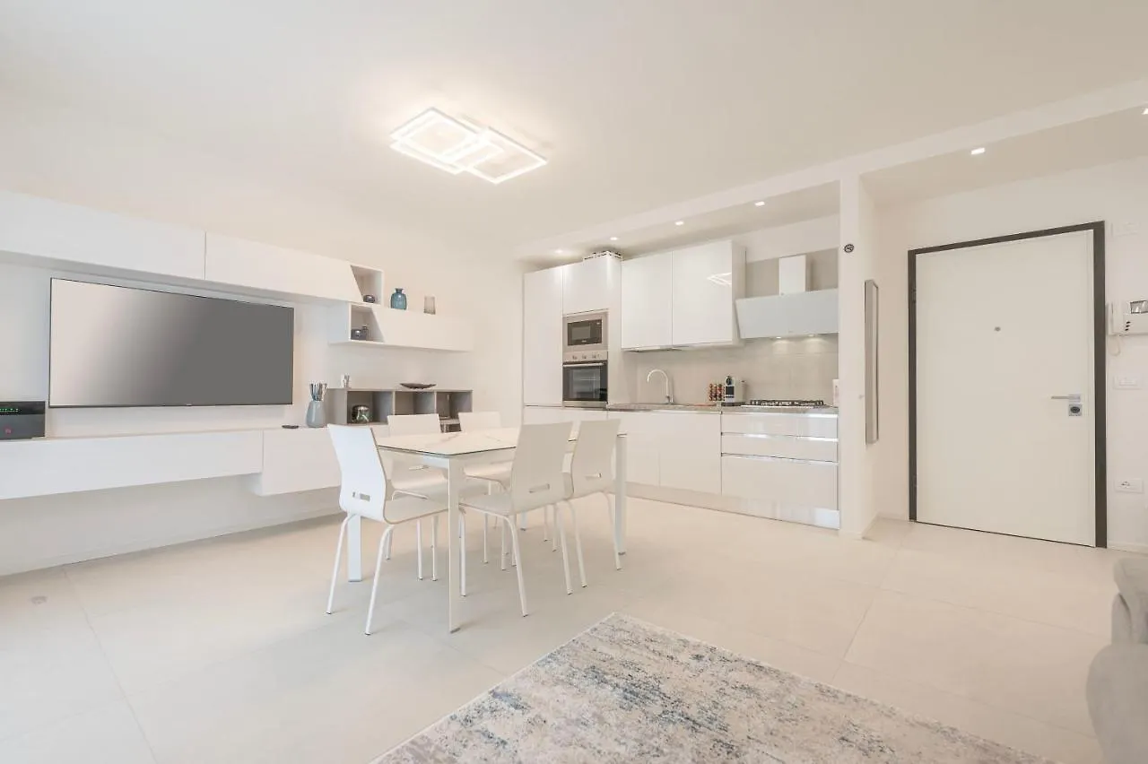Residence Luxury Elisabeth Con Posto Spiaggia Incluso Caorle Apartment