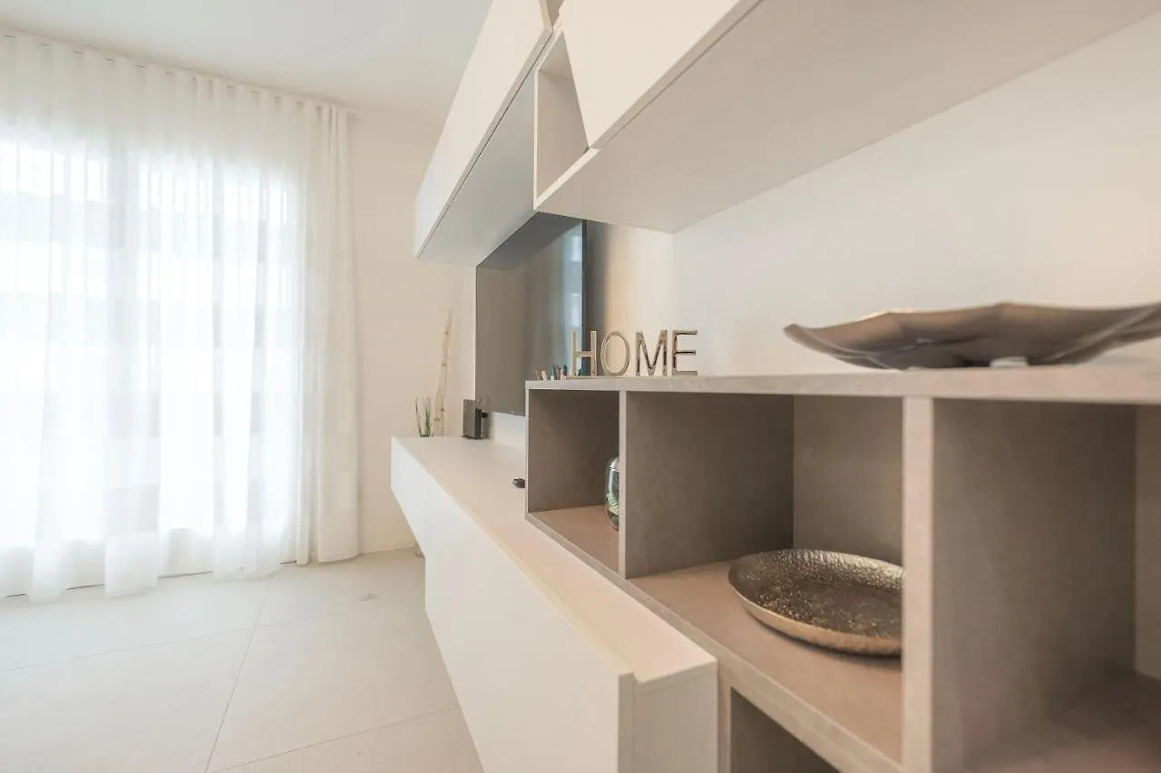 Residence Luxury Elisabeth Con Posto Spiaggia Incluso Caorle Italy